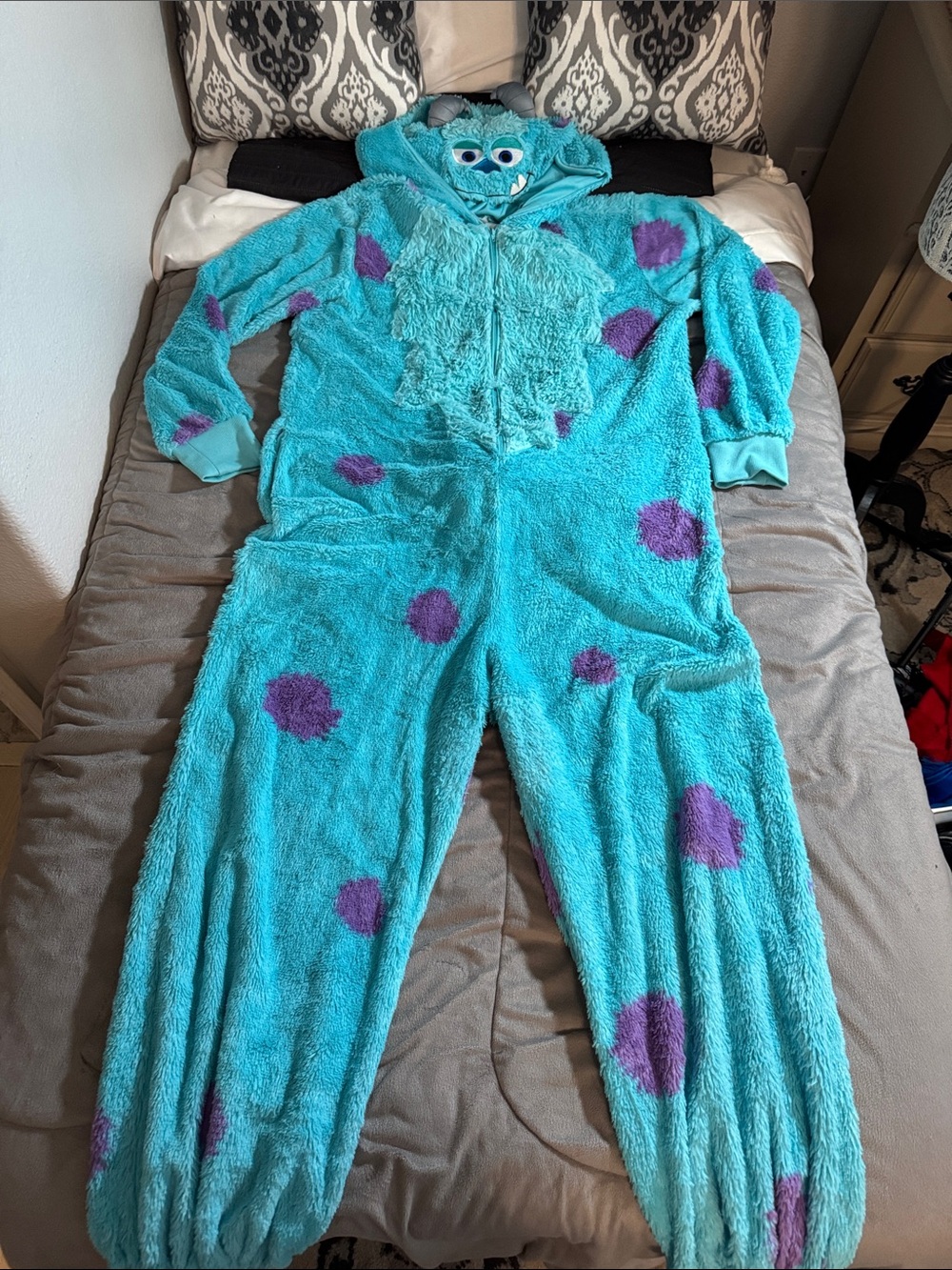 Monster Inc women’s Halloween Plush Sully Unisex One-Piece Footie w/Hood OSFM
